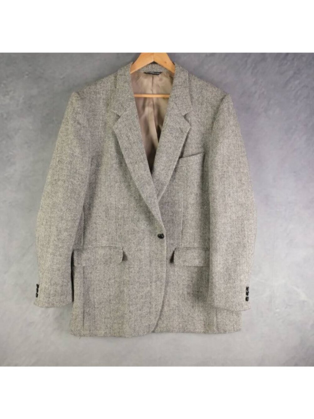 Harris Tweed Jacket Mens 48T Gray Herringbone Blazer Light Weight Wool Vintage